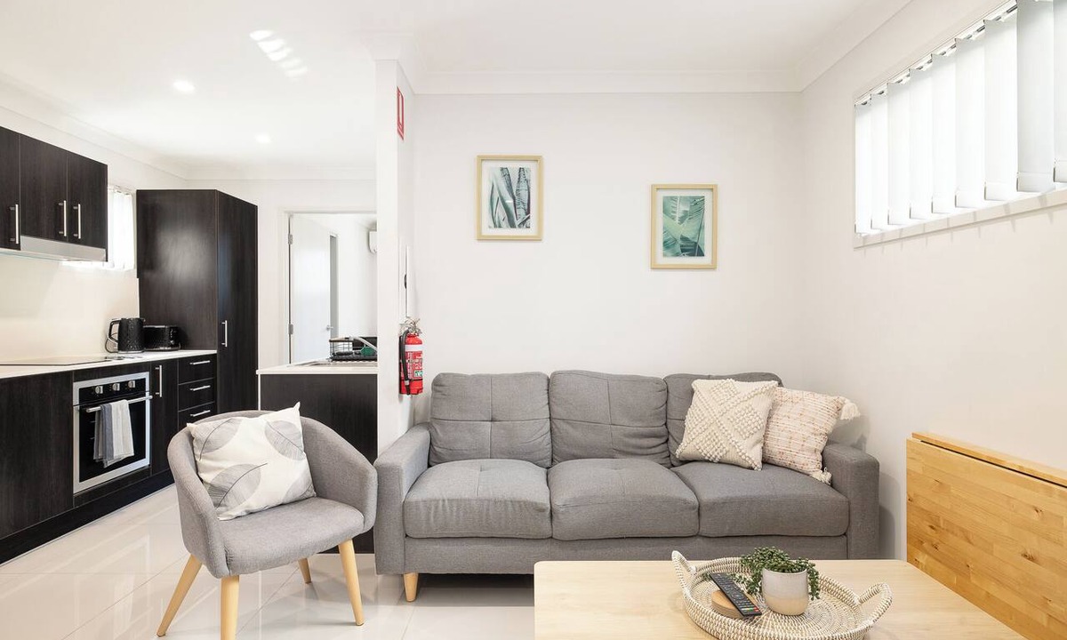 Rocklea Apartment | 1 Bdr Apt w/AC | Kitchen | Parking | 331F1