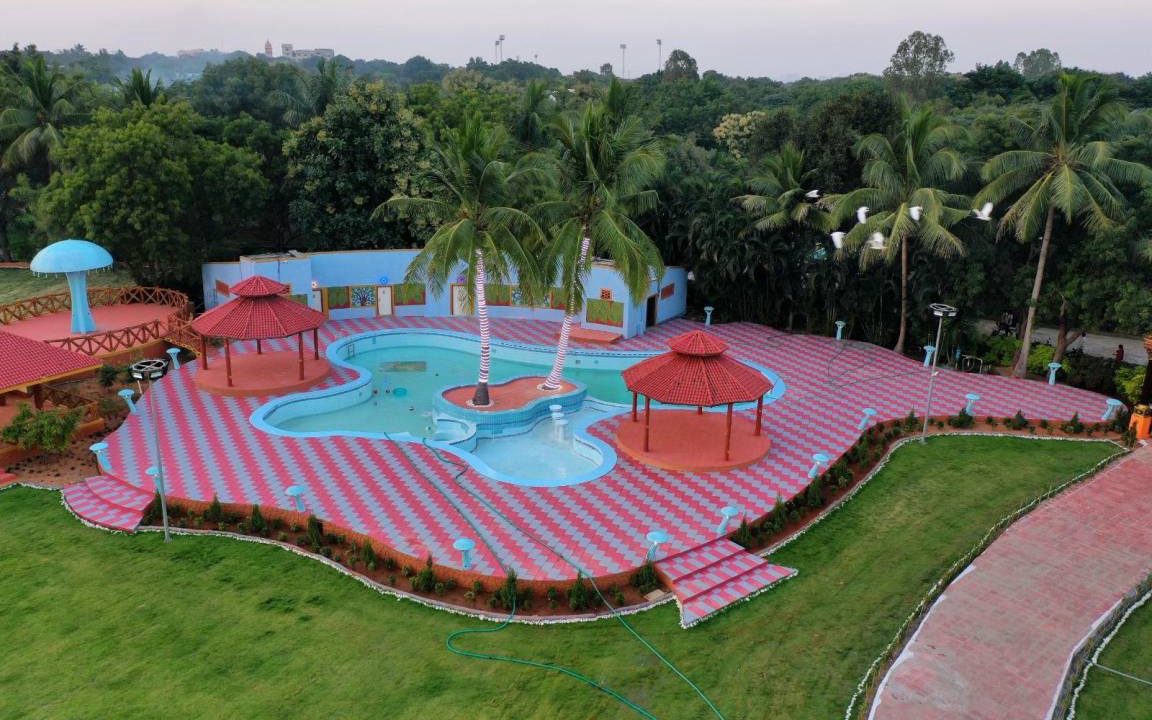 Hyderabad Resort | 104 m² Resort ∙ 10 guests