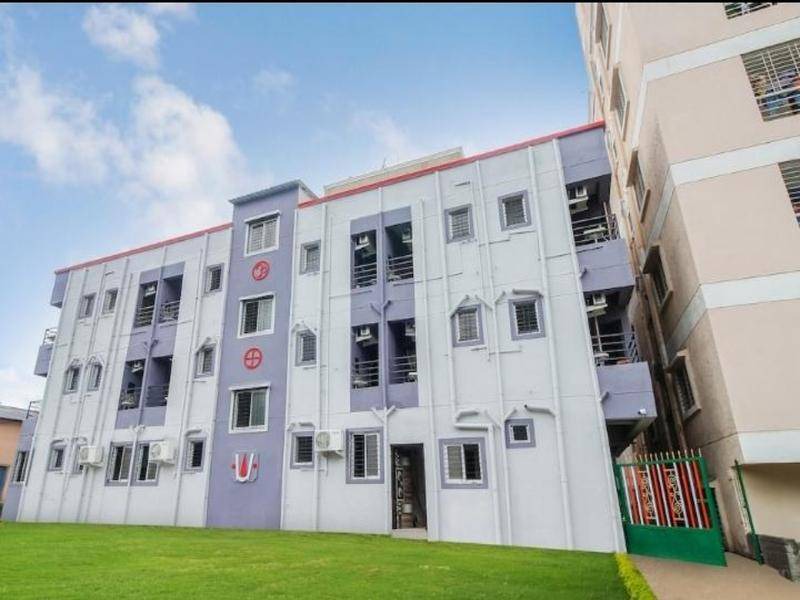Phase 1 Hotel | 150 m² Hotel ∙ 3 guests