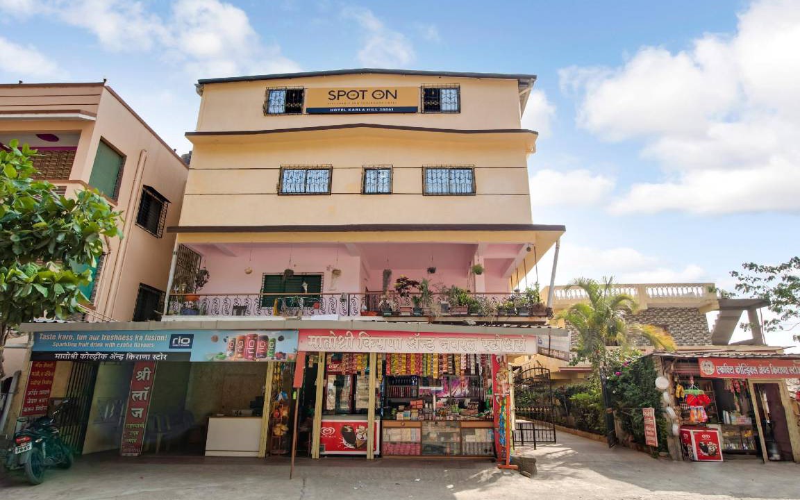 Lonavala Hotel | 16 m² Hotel ∙ 4 guests