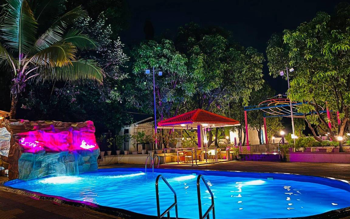 Ulhasnagar Hotel | 18 m² Hotel ∙ 10 guests