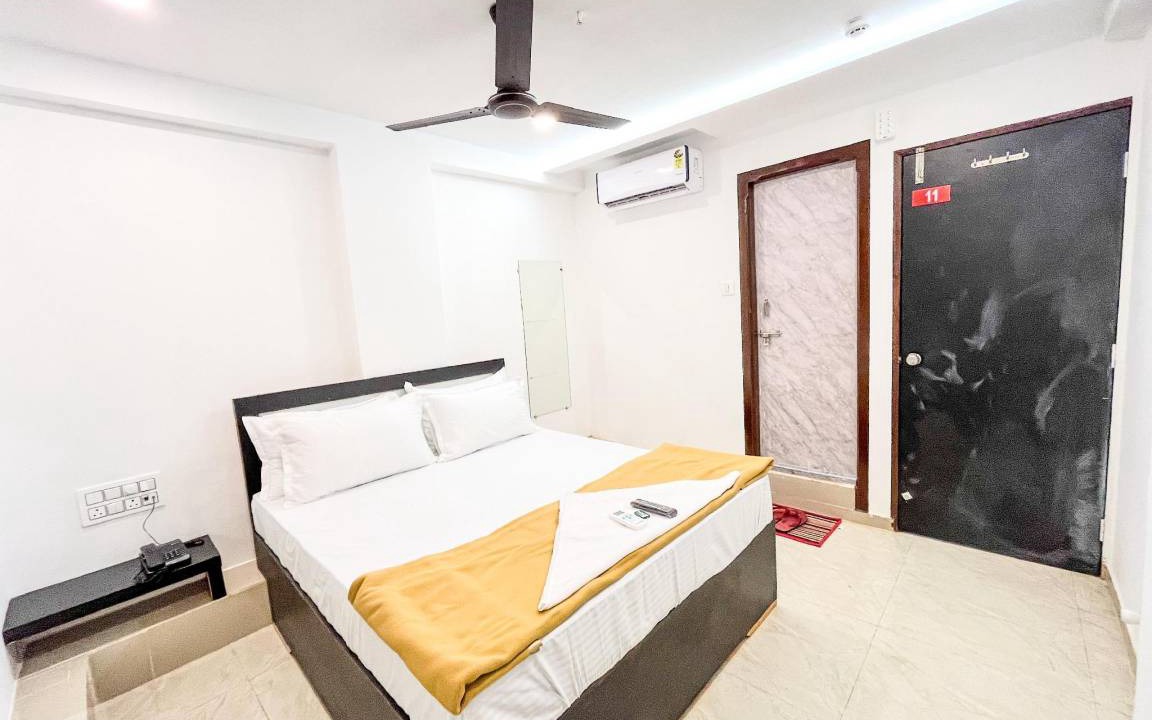 Surat Hotel | 180 m² Hotel ∙ 2 guests