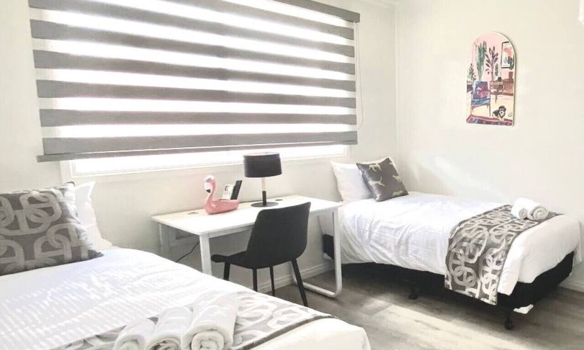 Brunswick East Bed & Breakfast | 204 Stylish Twin BR w/Fast WiFi - 18 mins tram to CBD