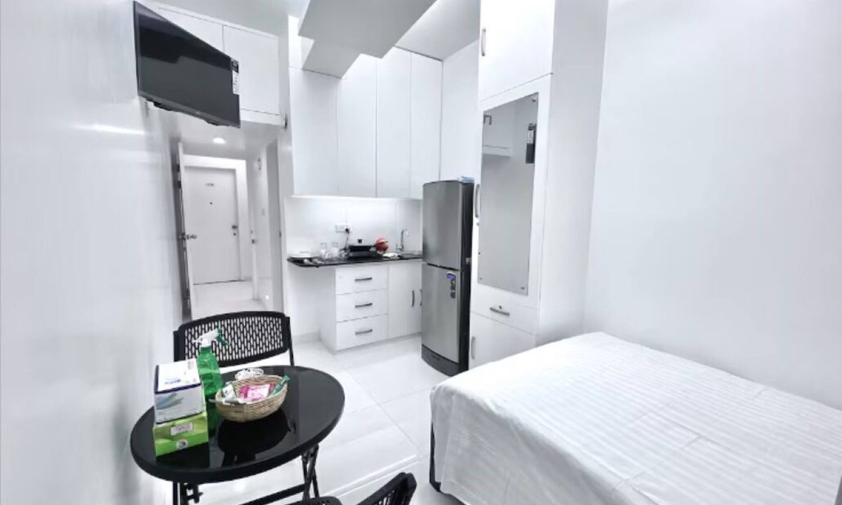 Dhaka Apartment | 250sqft,4 Economy Stay in Bashundhara, Pool & Gym