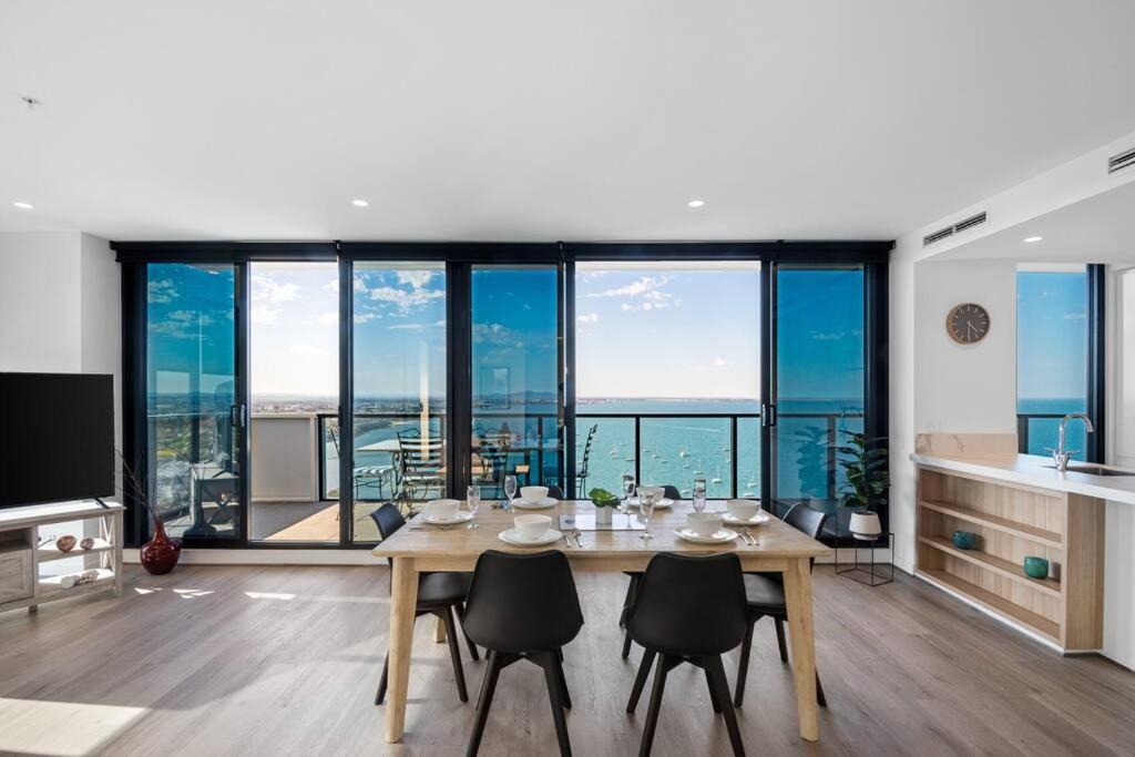 Geelong Apartment | 2BR Penthouse with Bay Views by Short & Long Stays