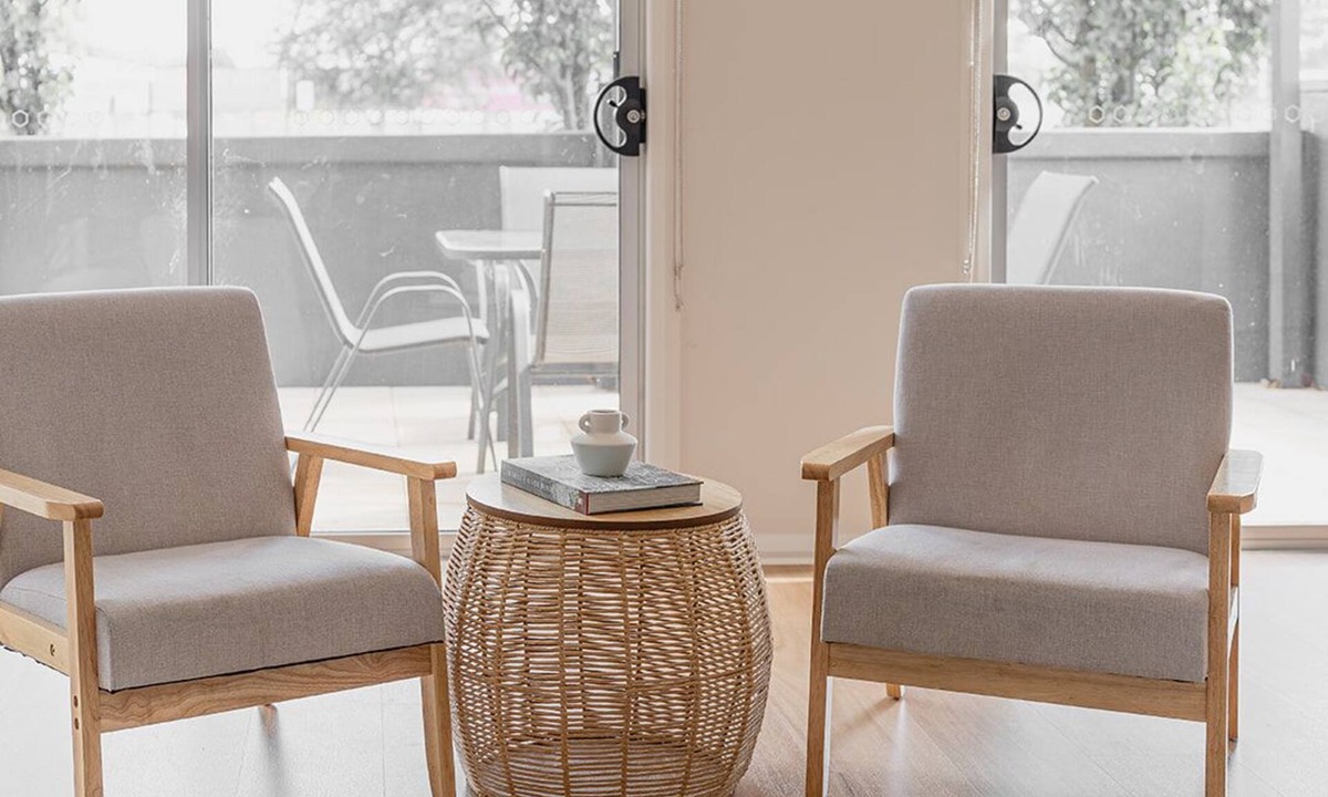 Traralgon House | 3 bedroom CBD townhouse overlooking tennis courts