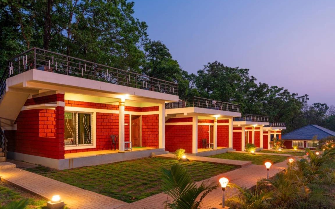 Timbholi Hotel | 360 m² Hotel ∙ 3 guests