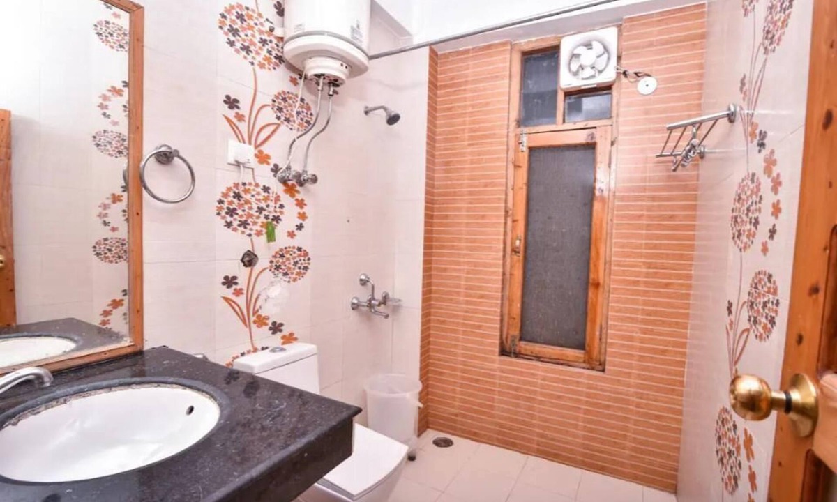 Aleo House | 4 BHK Independent Cottage+kitchenette +Balconynn