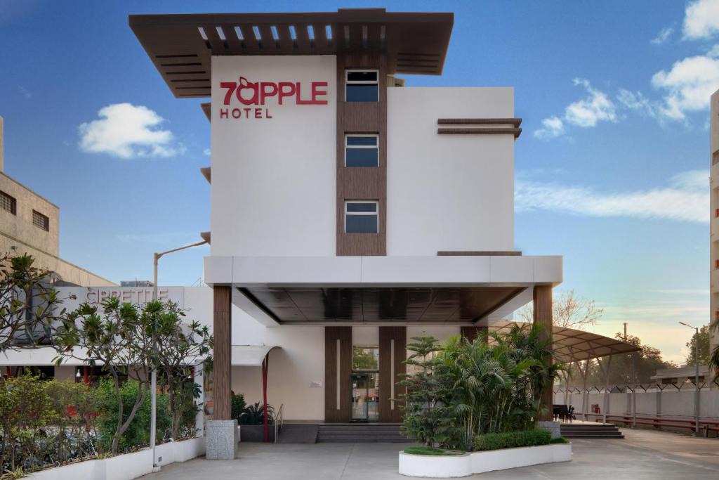 Vadodara Hotel | 7 Apple Hotel, Vadodara