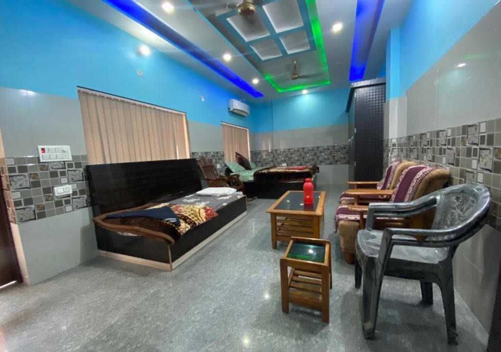 Varanasi Hotel | Abhivadya Gange Hotel And Cottage