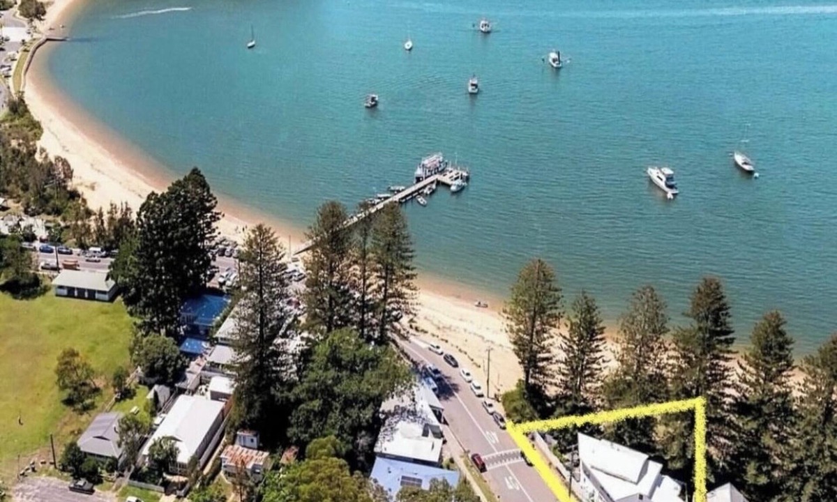 Patonga House | Absolute Beach Front House Panoramic