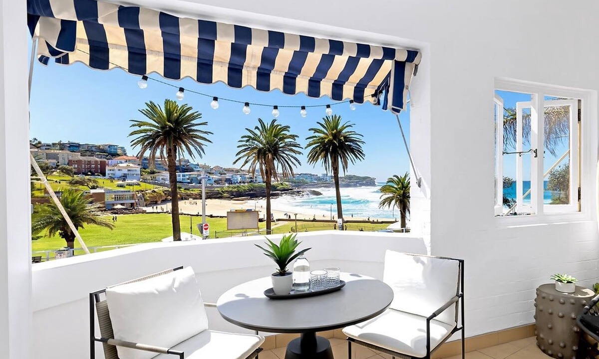 Bronte Apartment | Absolute Seafront Bronte
