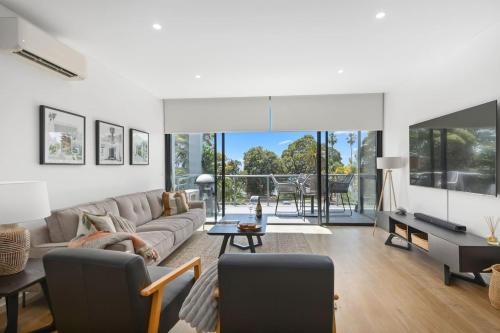Shellharbour Apartment | Addison's Escape - A Breezy Beachfront Beauty