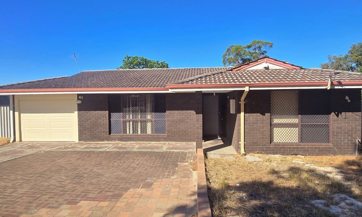 Kelmscott House | Advantage House- A place to relax with your family space