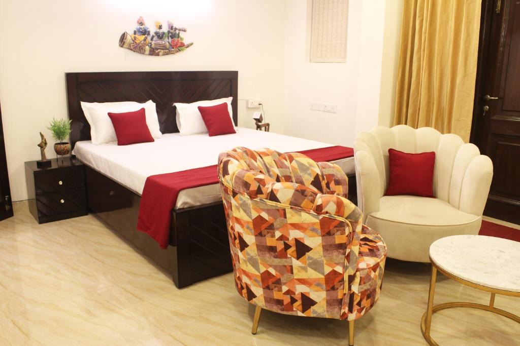 Greater Kailash Apartment | Air Purifier - Luxury Jacuzzi HotTub 1BHK Suite 11