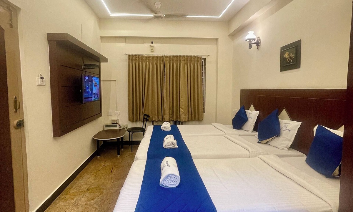 Kanchipuram Hotel | AKG Lodge