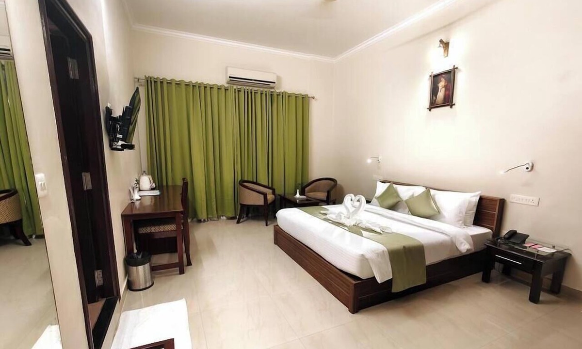 Perumbavoor Hotel | Arya International