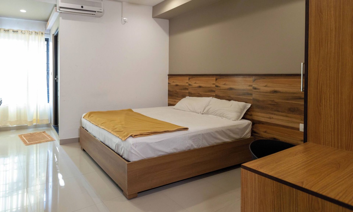 Maradu Hotel | Aryaas Residency Nettoor