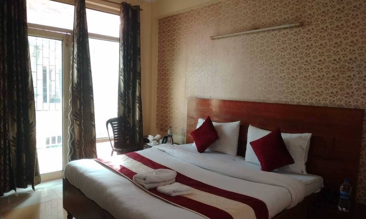 DLF Phase 3 Hotel | Ashvin Palace