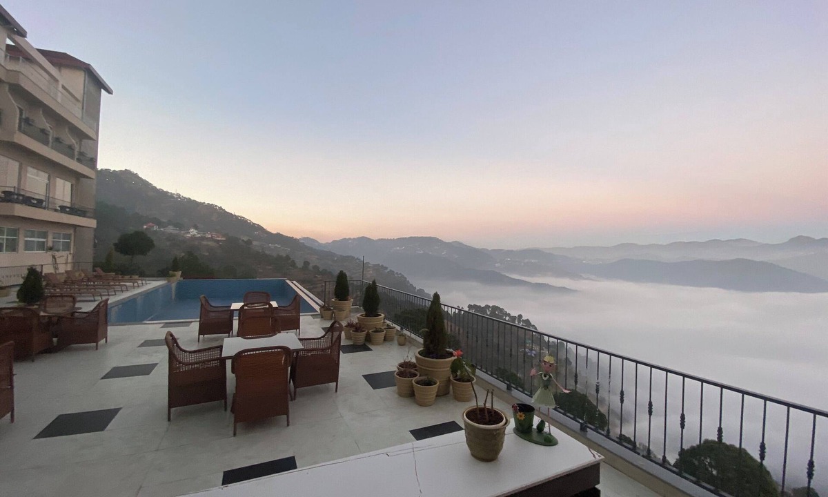 Kumarhatti Hotel | Astra Resort and Caffe