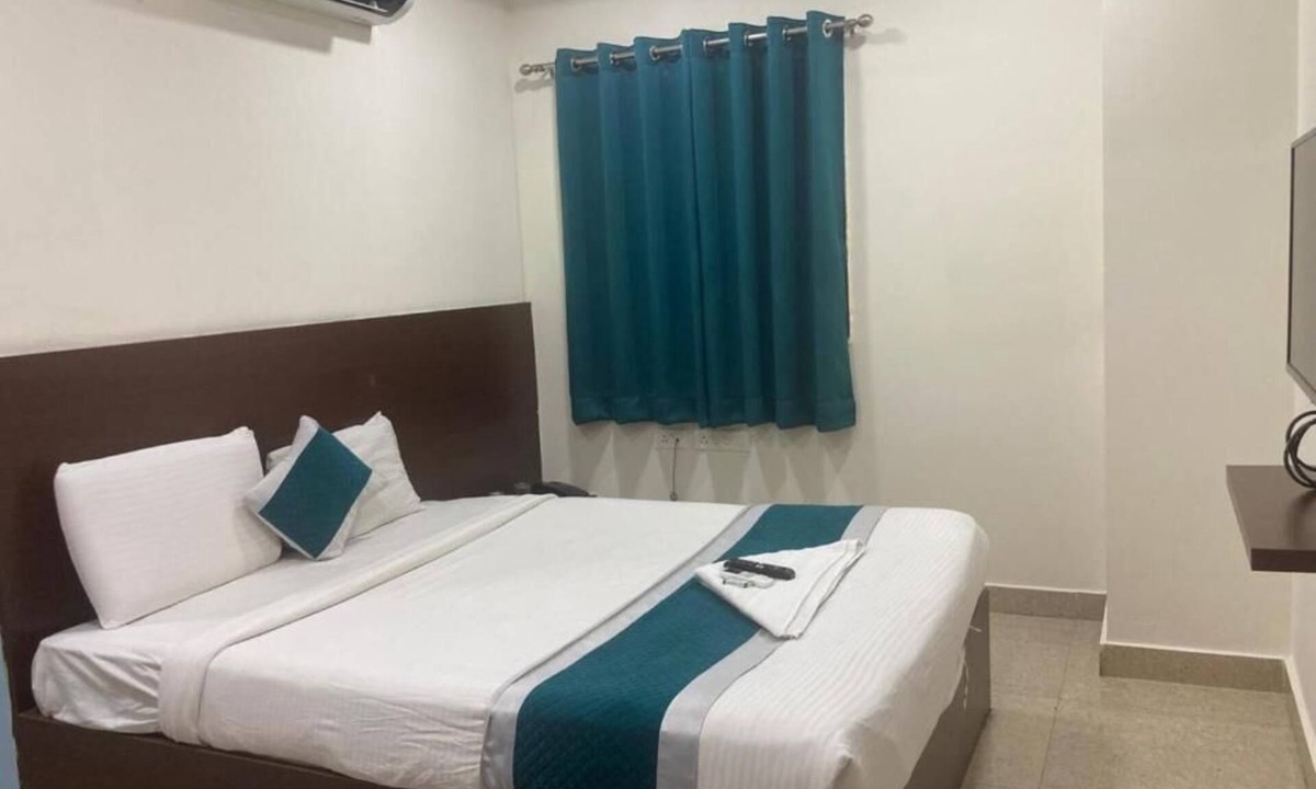 Kukatpally Housing Board Colony Hotel | At home hotel Darbar