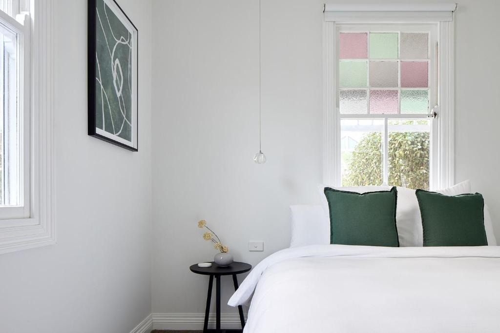 The Junction House | Austin Cottage - 1 bed option - Pet Friendly!