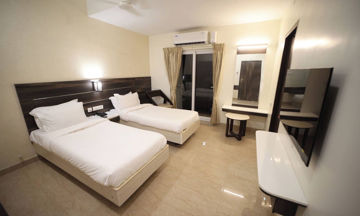 KK Nagar Hotel | Avenue 11 Premium Stays