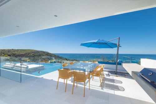 Sunshine Beach House | Azure