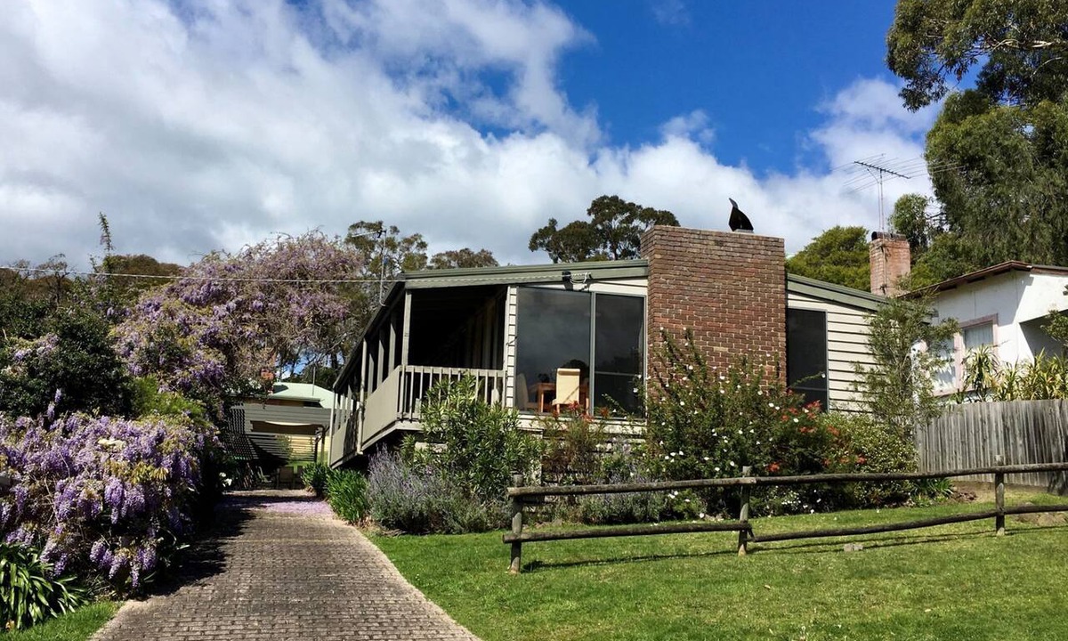 Lorne House | Beachview