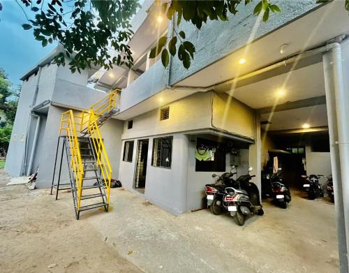 Nagpur Hostel | Beds & Boys Hostel