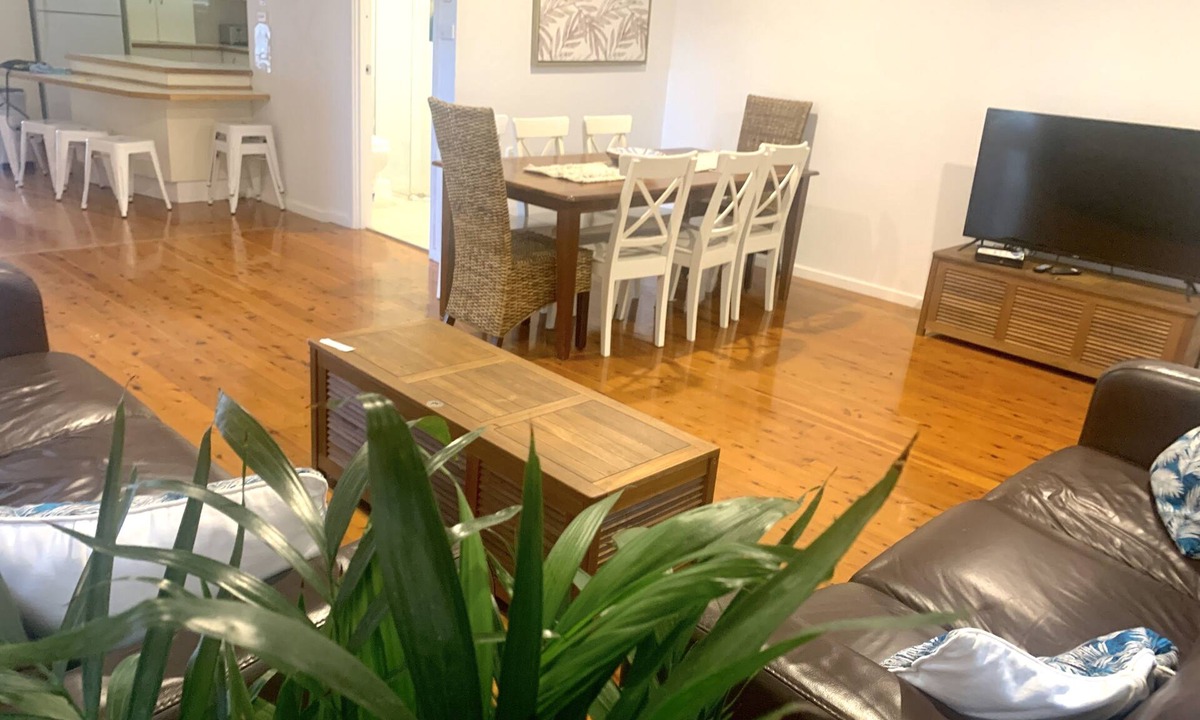 Bellambi House | Bellambi Beach house - Special rates Book now! Walk to beach ,fish & Relax