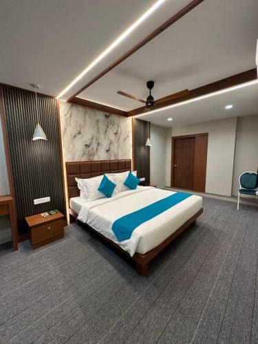 Malappuram Hotel | Bloomax Residency