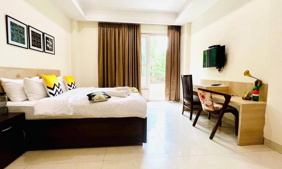 Gurugram Apartment | BluO Studio 2 GolfCourseRoadGymBalcony