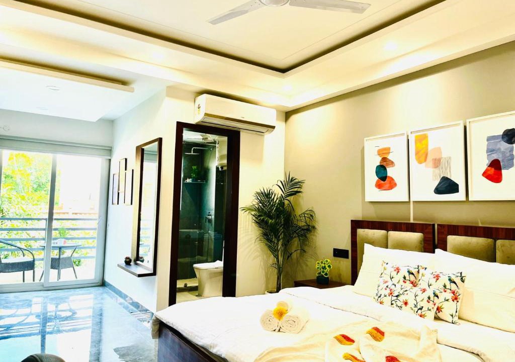 DLF Phase 3 Hotel | BluO Studio1 DLF CyberCity - Balcony, Gym TT, Lift
