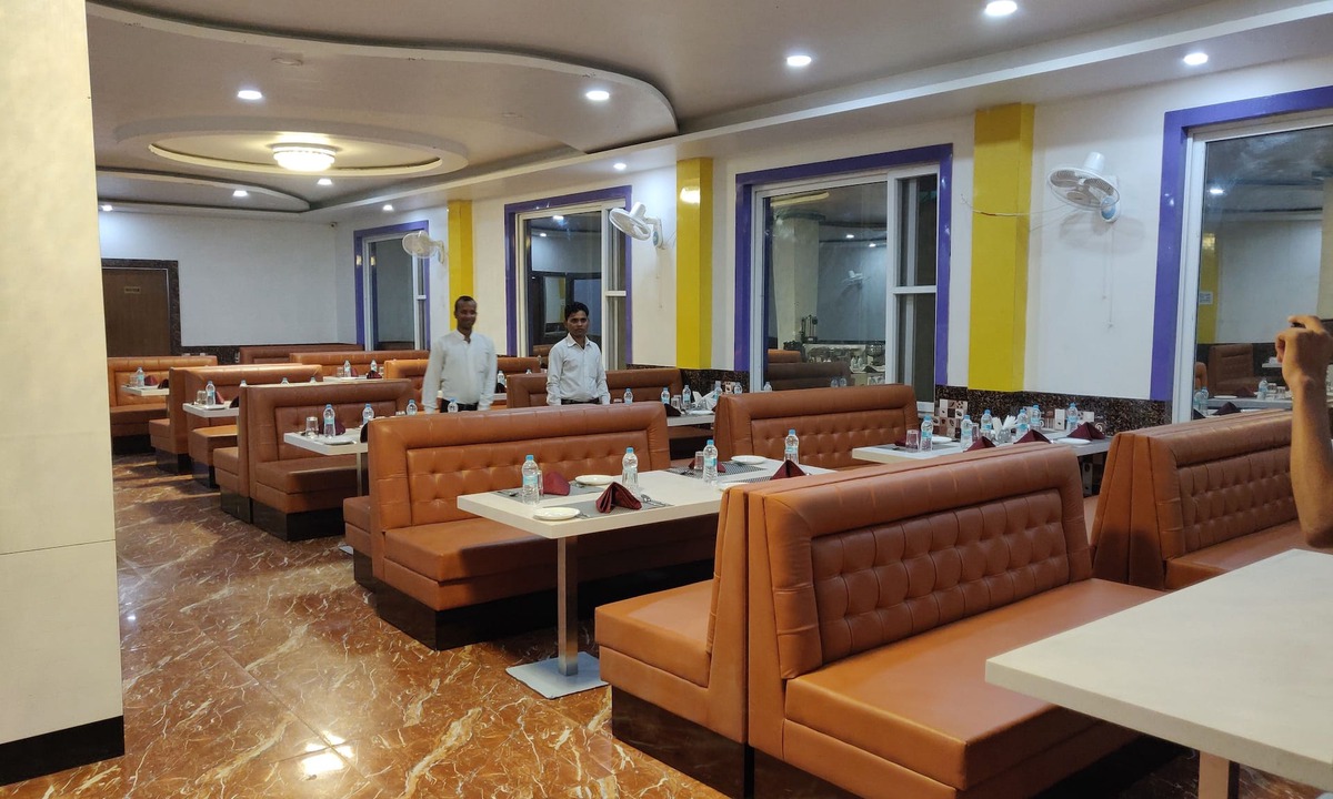 Bodh Gaya Hotel | Bodhgaya Seven Inn Hotel n Restaurant