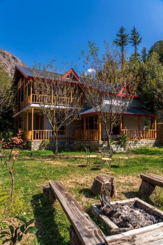 Banjar House | Boho Grove Cafe & Stay, Tirthan Valley