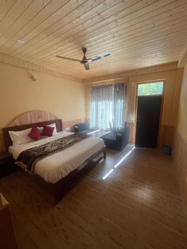 Banjar Villa | Boho Riverhouse