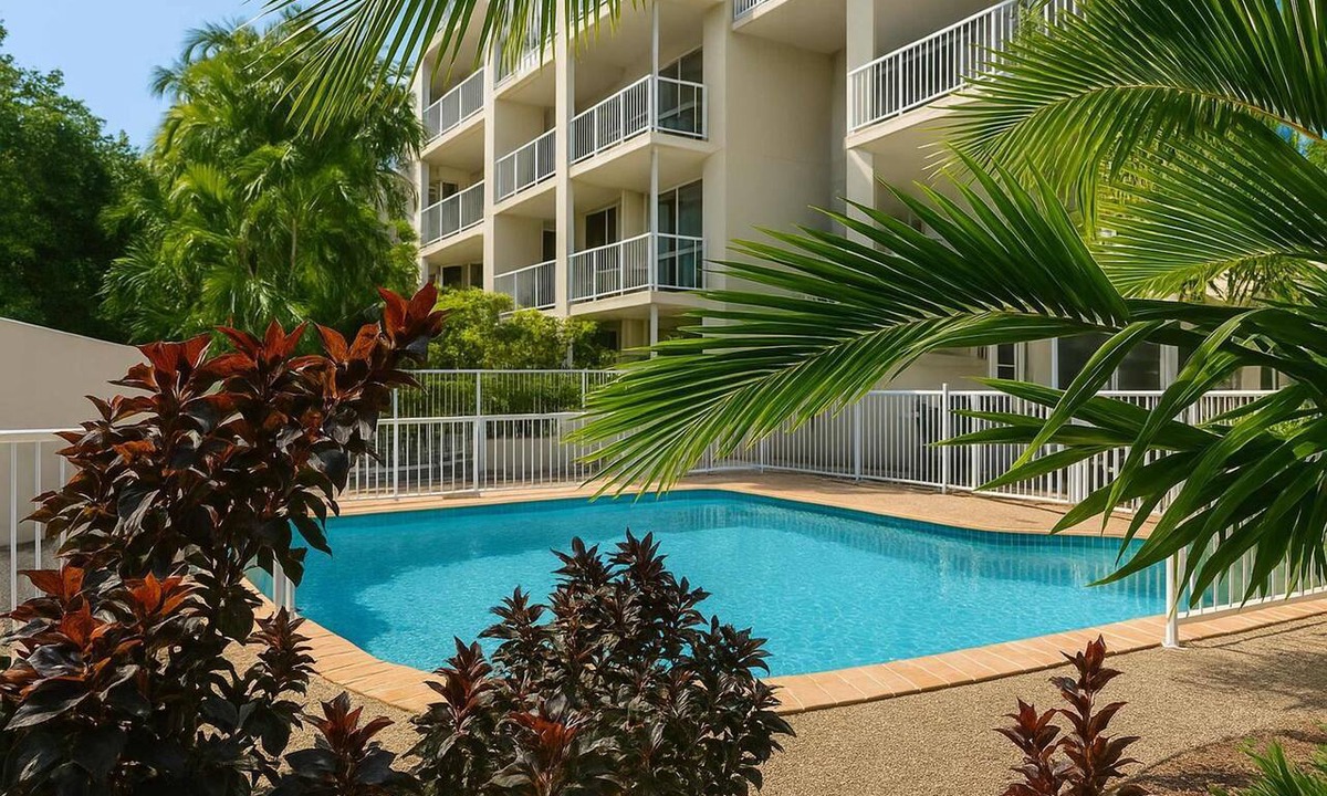 Broadbeach Apartment | Broadbeach | 2Min to Beach | Pool | Free Parking