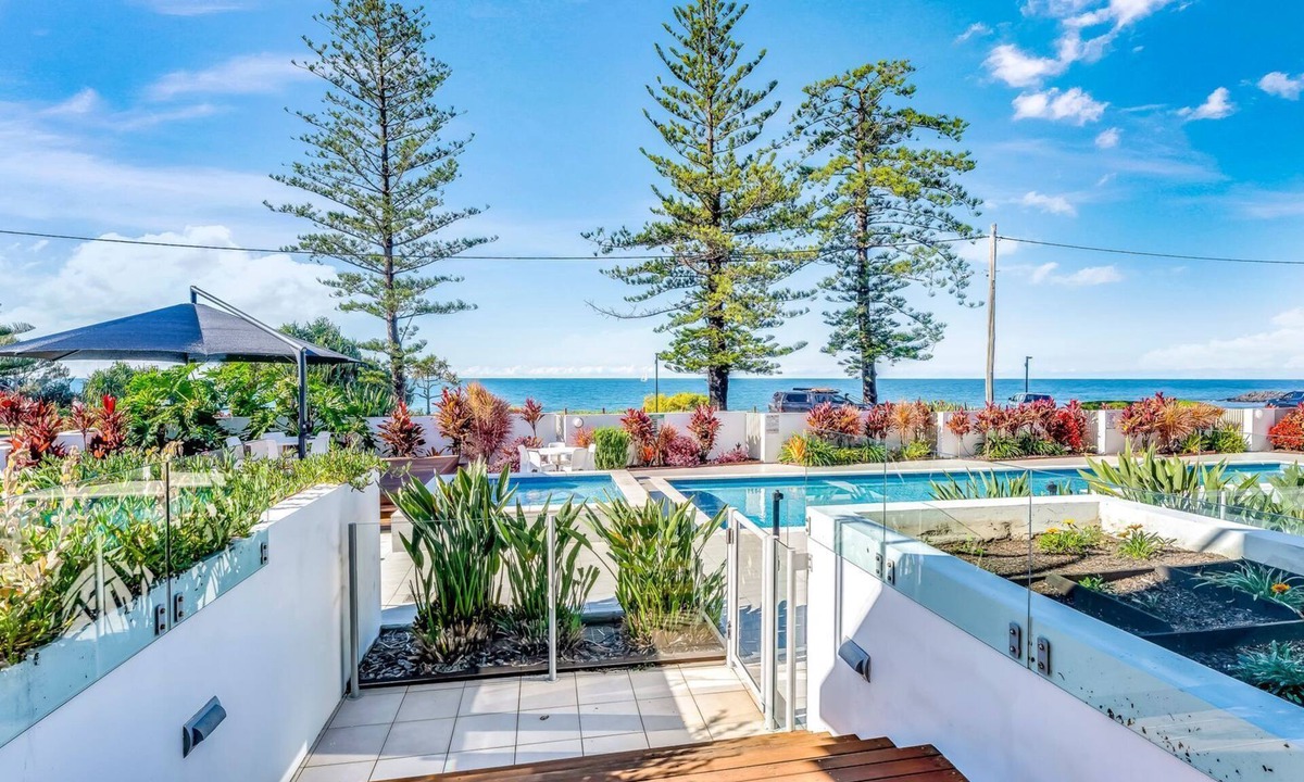 Bargara Apartment | C Bargara Unit 101 Ocean Front
