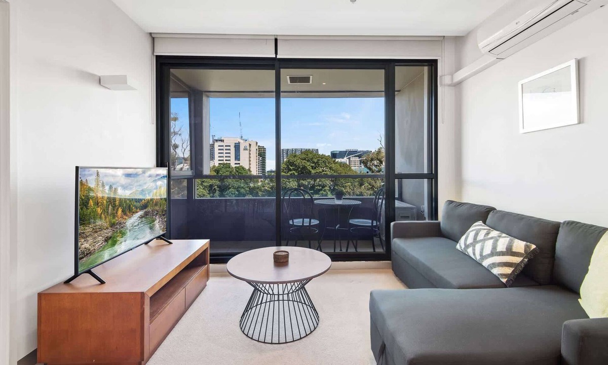 Carlton South Apartment | Central 1-Bed Apartment with Secure Parking