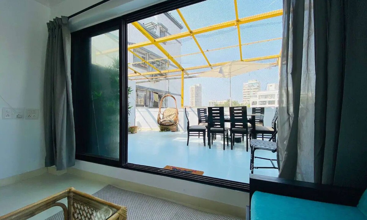 Ranwar Apartment | Charming 2 Bed 2 Bath with Terrace in Bandra Westn