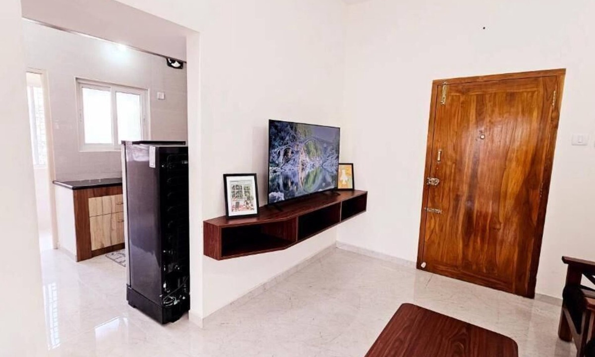 Kovilambakkam Apartment | Chippy Service Apartments No 11