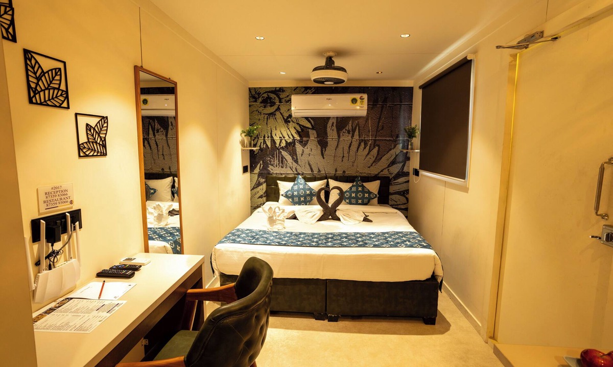Mundra Bed & Breakfast | Click Hotel