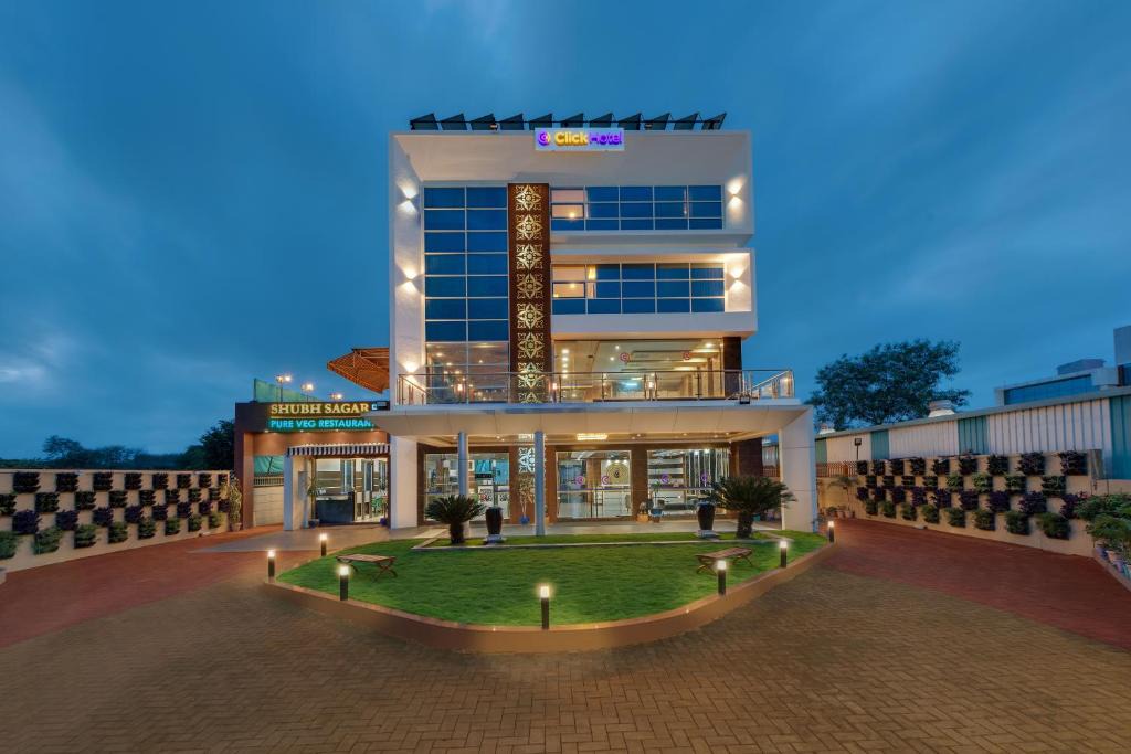 Rajgurunagar Hotel | Click Hotel Sagar Plaza Chakan, Pune