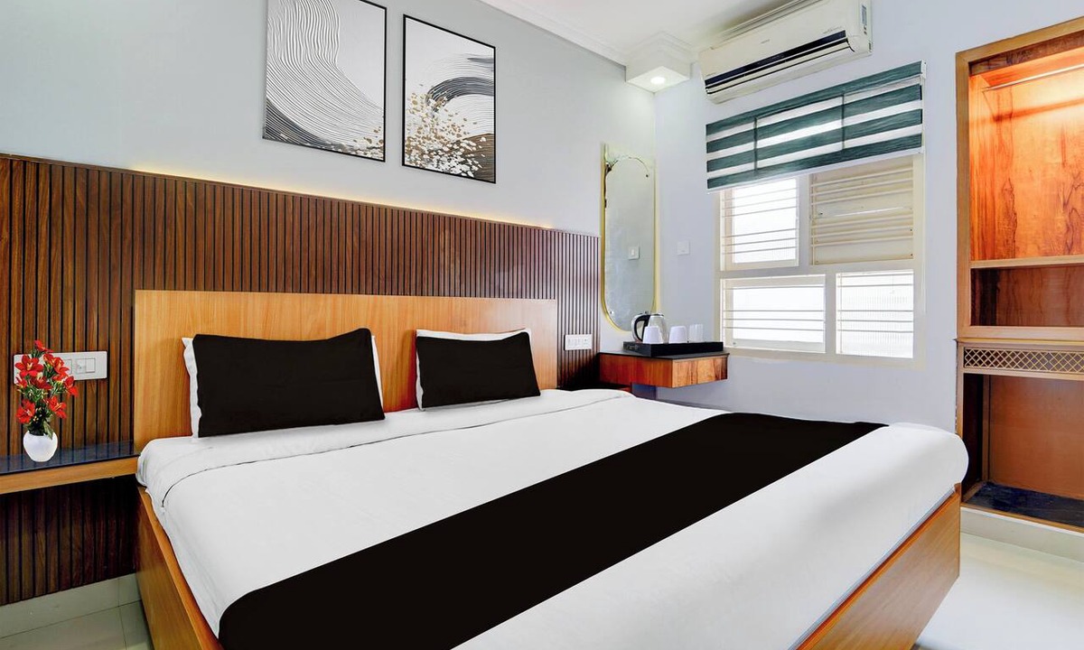 Shenoys Hotel | Collection O Market Road Ernakulam