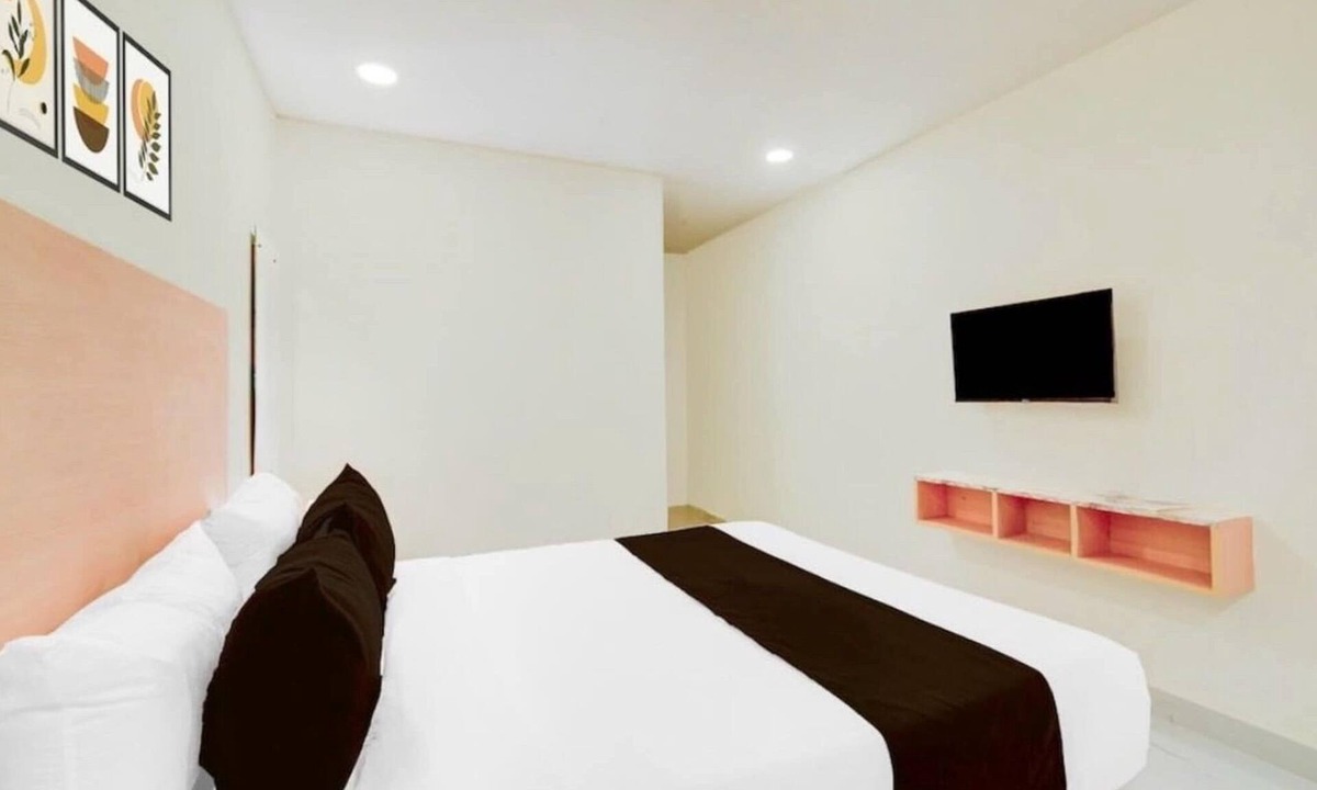 Hyderabad House | Collection O Nagaram Main Road Hyderabad