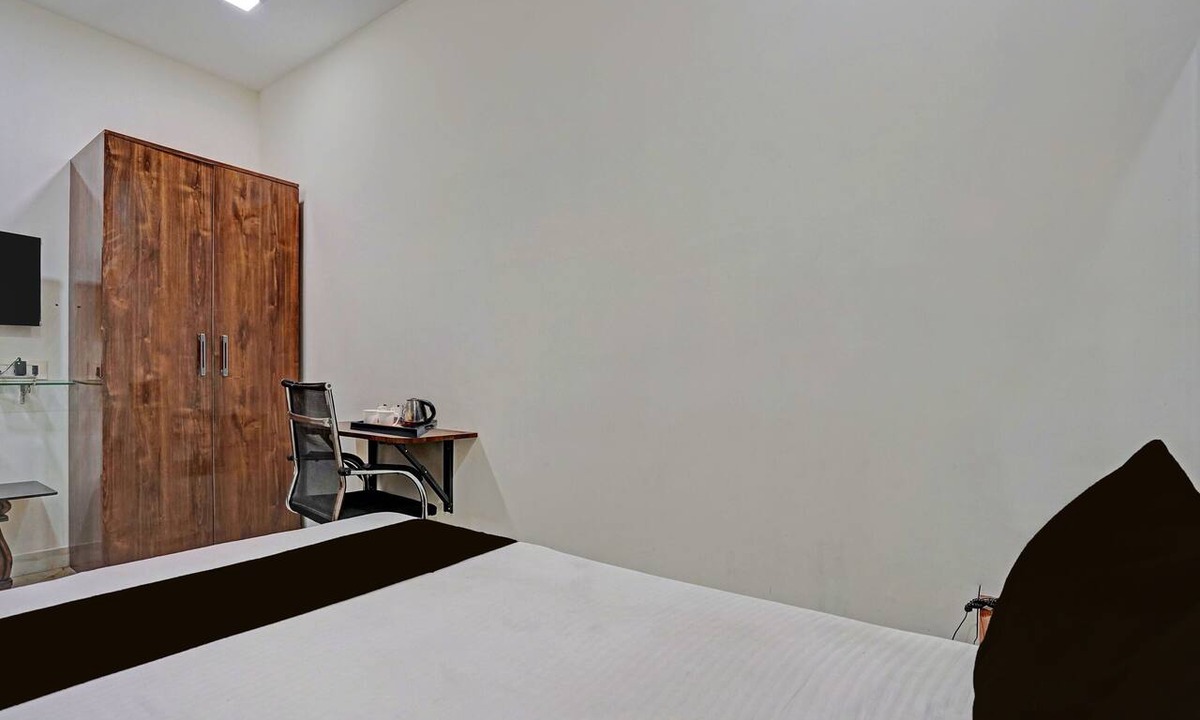 New Town Hotel | CollectionO Bisarjan Ghat