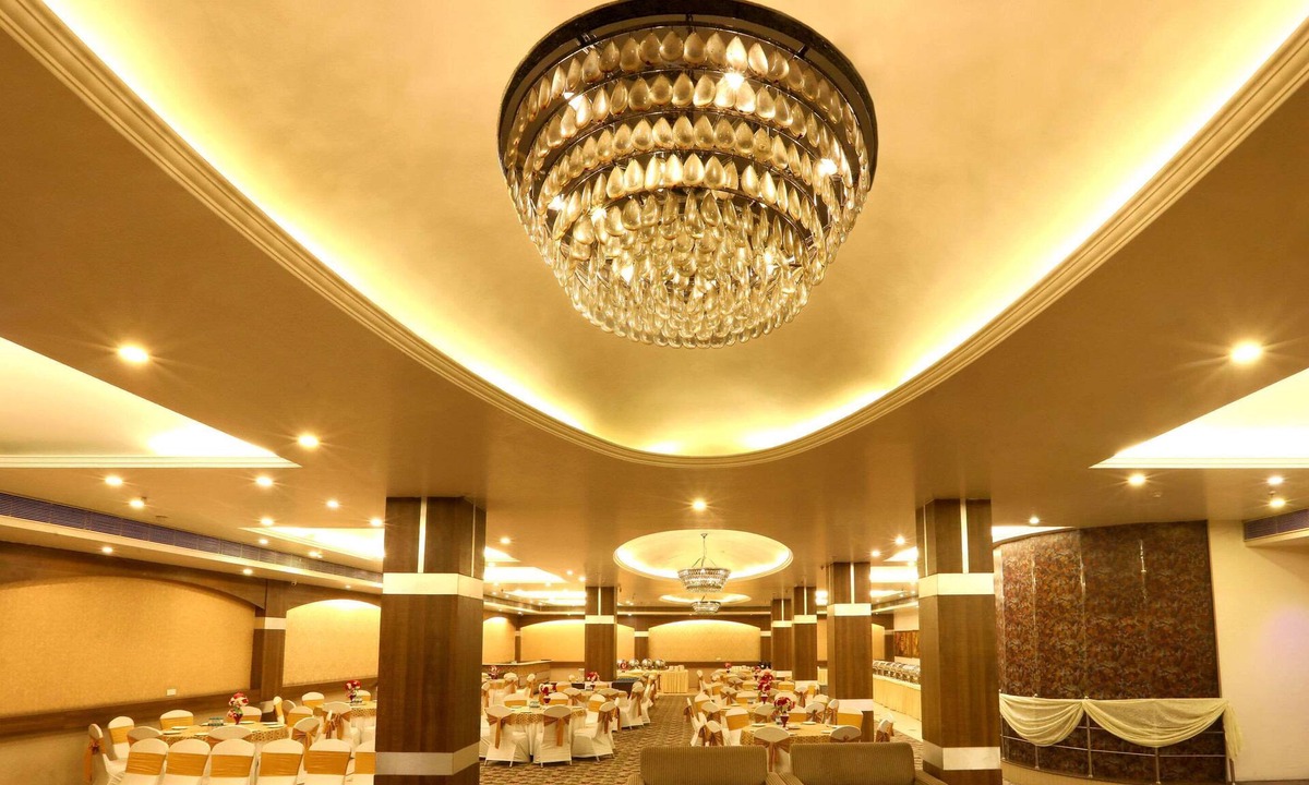 Ranjit Avenue Hotel | Comfort Inn Alstonia