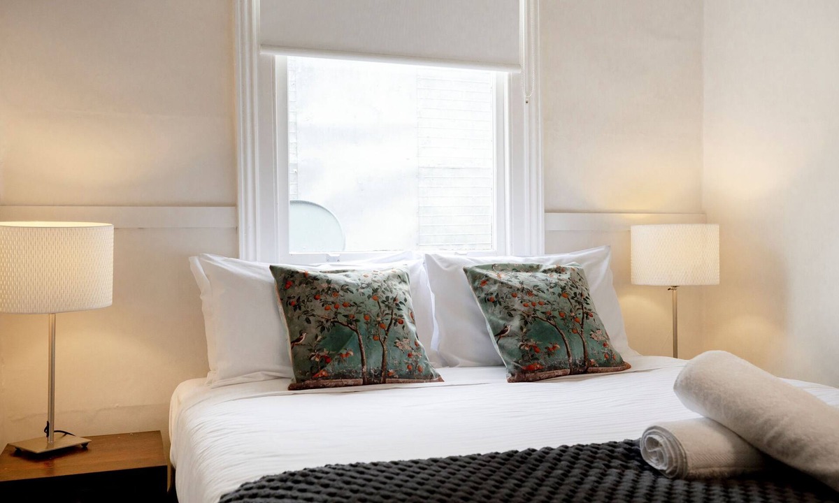 Alexandra Hotel | Corner Hotel Alexandra