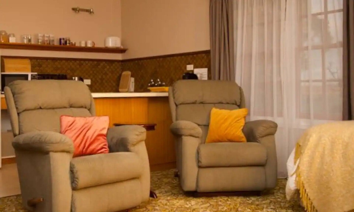 Evandale Apartment | Cosy apartment with country views. A short walk to the town centre.